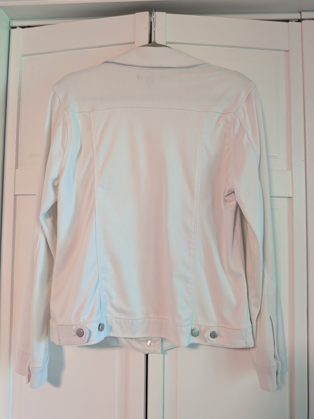 Bandolino White Women’s Denim Stretch Jacket with Button Front - Picture 2 of 4